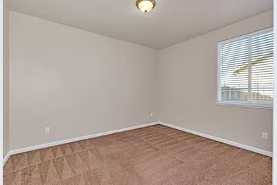 636 Lamoglia Street, Los Banos, CA 93635 - Photo 8