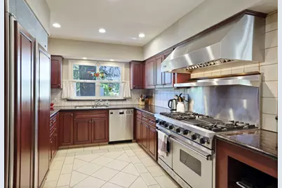 949 S Country Club Boulevard, Stockton, CA 95204 - Photo 16