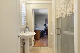 949 S Country Club Blvd, Stockton, CA 95204 - Photo 26