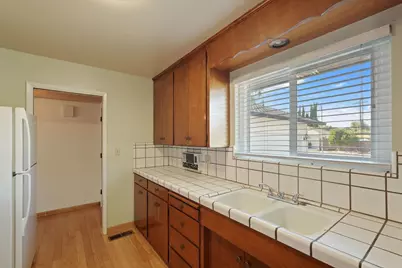 826 Maplewood, Lodi, CA 95240 - Photo 12