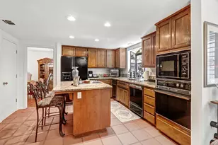 2044 University Park Dr, Sacramento, CA 95825 - Photo 20