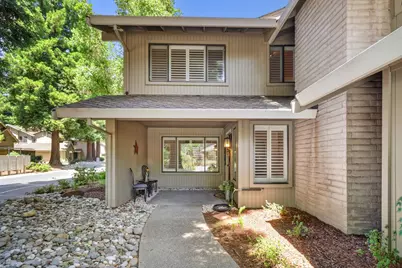 2044 University Park Drive, Sacramento, CA 95825 - Photo 2
