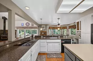 8004 Withrow Ct, Fair Oaks, CA 95628 - Photo 14