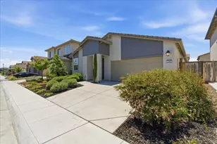 2240 Borealis Cir, Roseville, CA 95747 - Photo 2