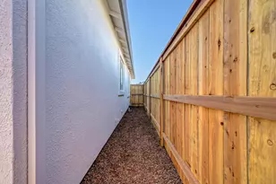 2081 Blue Coppice Wy, Roseville, CA 95747 - Photo 10