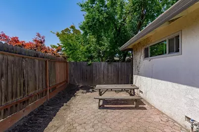 69 Springbrook Circle, Sacramento, CA 95831 - Photo 28