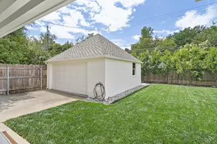 1300 Swanston Dr, Sacramento, CA 95818 - Photo 46