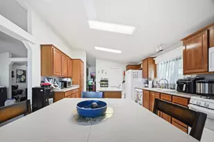 Duke Dr, Livingston, CA 95334 - Photo 12