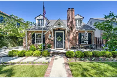 2755 25th Street, Sacramento, CA 95818 - Photo 2
