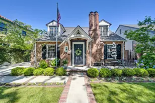 2755 25th St, Sacramento, CA 95818 - Photo 2