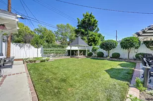 2755 25th St, Sacramento, CA 95818 - Photo 44