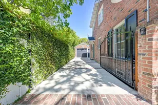 2755 25th St, Sacramento, CA 95818 - Photo 62