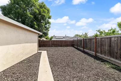 688 Chestnut Avenue, Tracy, CA 95376 - Photo 28