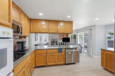 8510 Diamond Oak Way, Elk Grove, CA 95624 - Photo 12