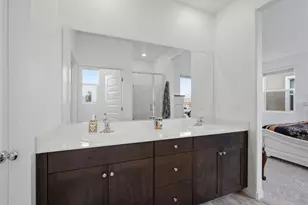 898 Lake Park Cir, Galt, CA 95632 - Photo 8