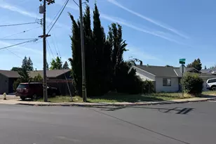 414 Valley View Dr, Oakdale, CA 95361 - Photo 2