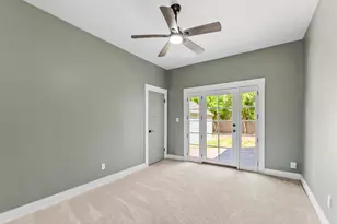 1045 35th St, Sacramento, CA 95816 - Photo 24