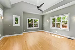 1045 35th St, Sacramento, CA 95816 - Photo 6