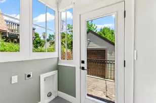 1045 35th St, Sacramento, CA 95816 - Photo 14