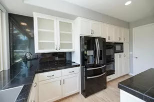 9516 Golf Course Ln, Elk Grove, CA 95758 - Photo 38