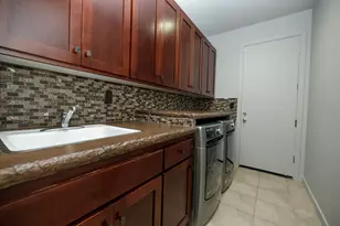 9516 Golf Course Ln, Elk Grove, CA 95758 - Photo 58
