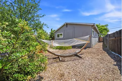 2865 26th Avenue, Sacramento, CA 95820 - Photo 32