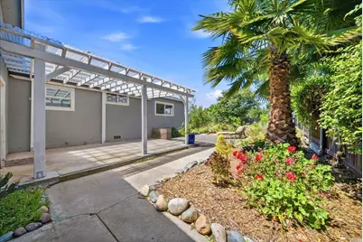 2865 26th Avenue, Sacramento, CA 95820 - Photo 20