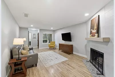 7997 La Riviera Drive, Sacramento, CA 95826 - Photo 4