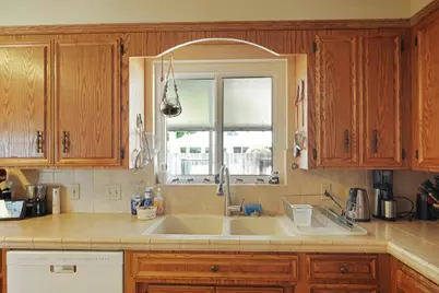 819 Sylvia Drive, Lodi, CA 95240 - Photo 18
