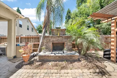 9445 Loire Valley Way, Elk Grove, CA 95624 - Photo 18