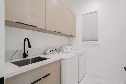 1429 W Street, Sacramento, CA 95818 - Photo 8
