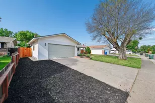 9060 New Dawn Dr, Sacramento, CA 95826 - Photo 2