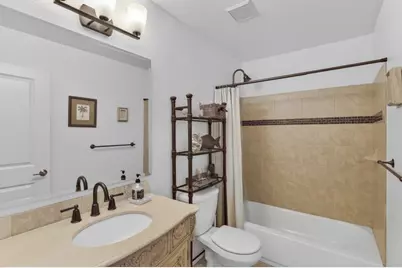 7064 Riverside Boulevard, Sacramento, CA 95831 - Photo 22