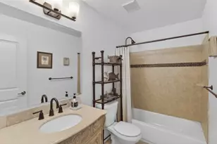 7064 Riverside Blvd, Sacramento, CA 95831 - Photo 22