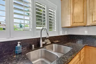 7064 Riverside Blvd, Sacramento, CA 95831 - Photo 8