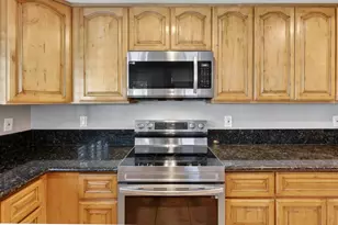 7064 Riverside Blvd, Sacramento, CA 95831 - Photo 10