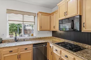 6070 Orchard View Dr, Elk Grove, CA 95757 - Photo 12
