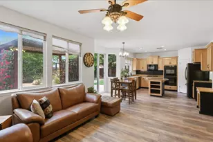 6070 Orchard View Dr, Elk Grove, CA 95757 - Photo 16