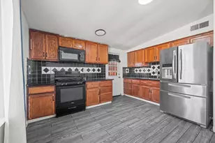 780 Beardsley Dr, West Sacramento, CA 95605 - Photo 2