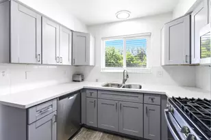 5983 Mack Rd, Sacramento, CA 95823 - Photo 4