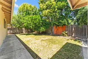 96 Parkshore Cir, Sacramento, CA 95831 - Photo 52
