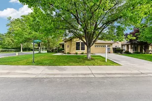 1040 Waterford Dr, West Sacramento, CA 95605 - Photo 1