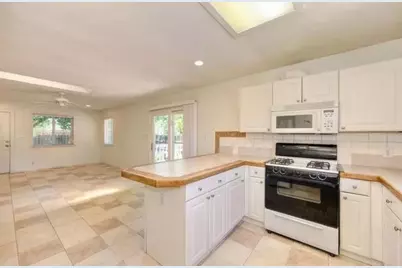 736 S School Street, Lodi, CA 95240 - Photo 2