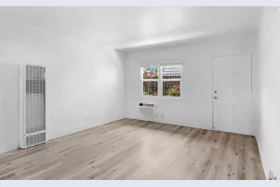 2401 24th Street, Sacramento, CA 95818 - Photo 4