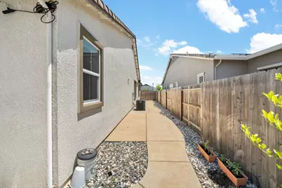10442 Montaria Way, Elk Grove, CA 95757 - Photo 58