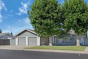 747 Foxfire Dr, Manteca, CA 95337 - Photo 2