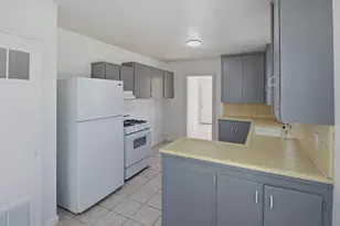 889 E 23rd St, Merced, CA 95340 - Photo 10