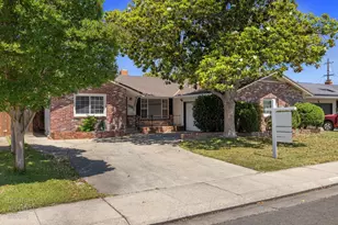 253 E Canterbury Dr, Stockton, CA 95207 - Photo 2