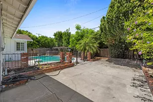 253 E Canterbury Dr, Stockton, CA 95207 - Photo 22