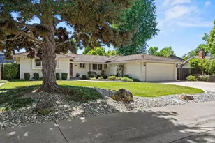 978 Greenhurst Way, Sacramento, CA 95831 - Photo 2